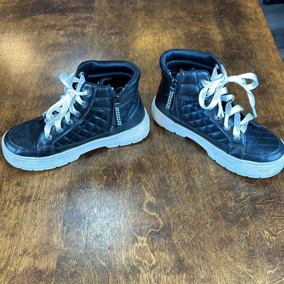 Sketchers - Picture 6 of 16